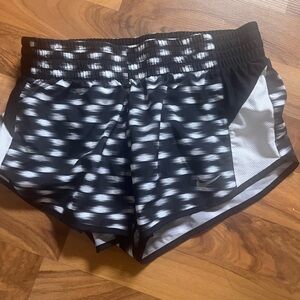 Nike black and white athletic shorts like new.
